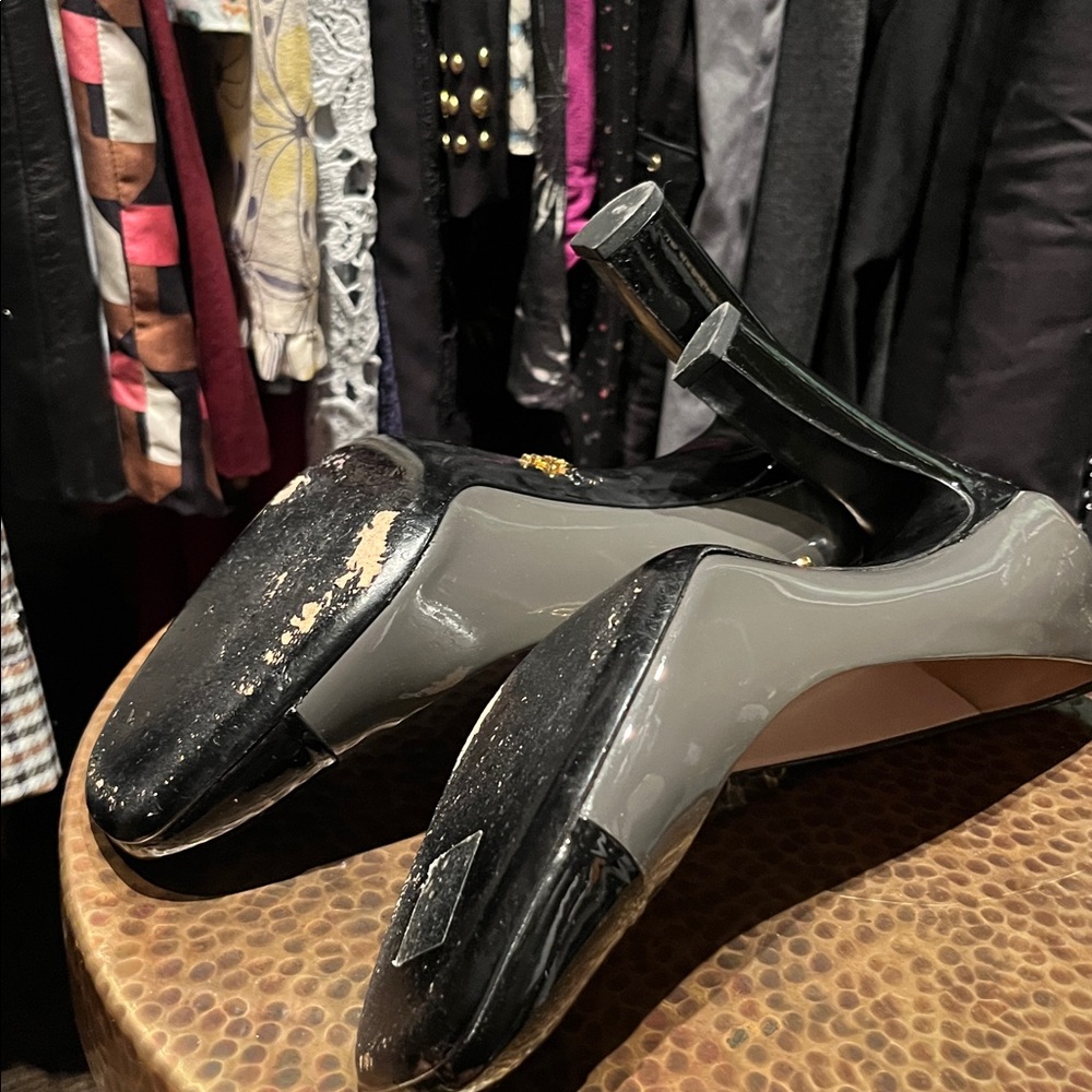 🎉 HOST PICK 🎉 PRADA Gray and Black Women's Pumps - Picture 6 of 6